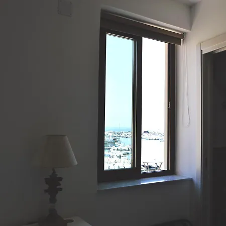 Calamaro 招待所